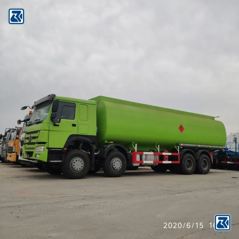 Camion-citerne HOWO à vendre