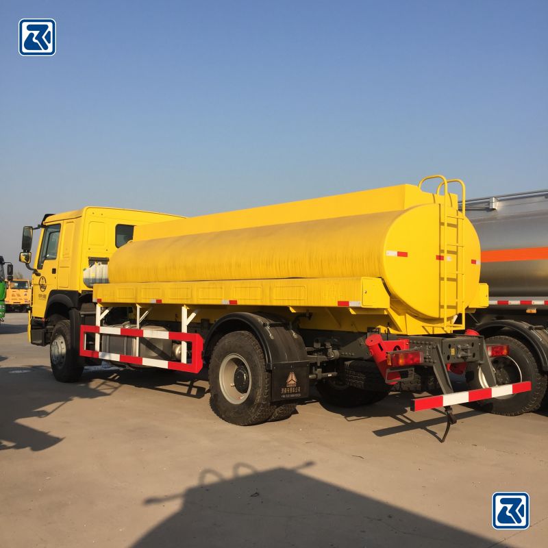 Camion-citerne à carburant Howo à vendre