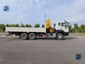 Comment entretenir le système hydraulique d’une grue HOWO ?